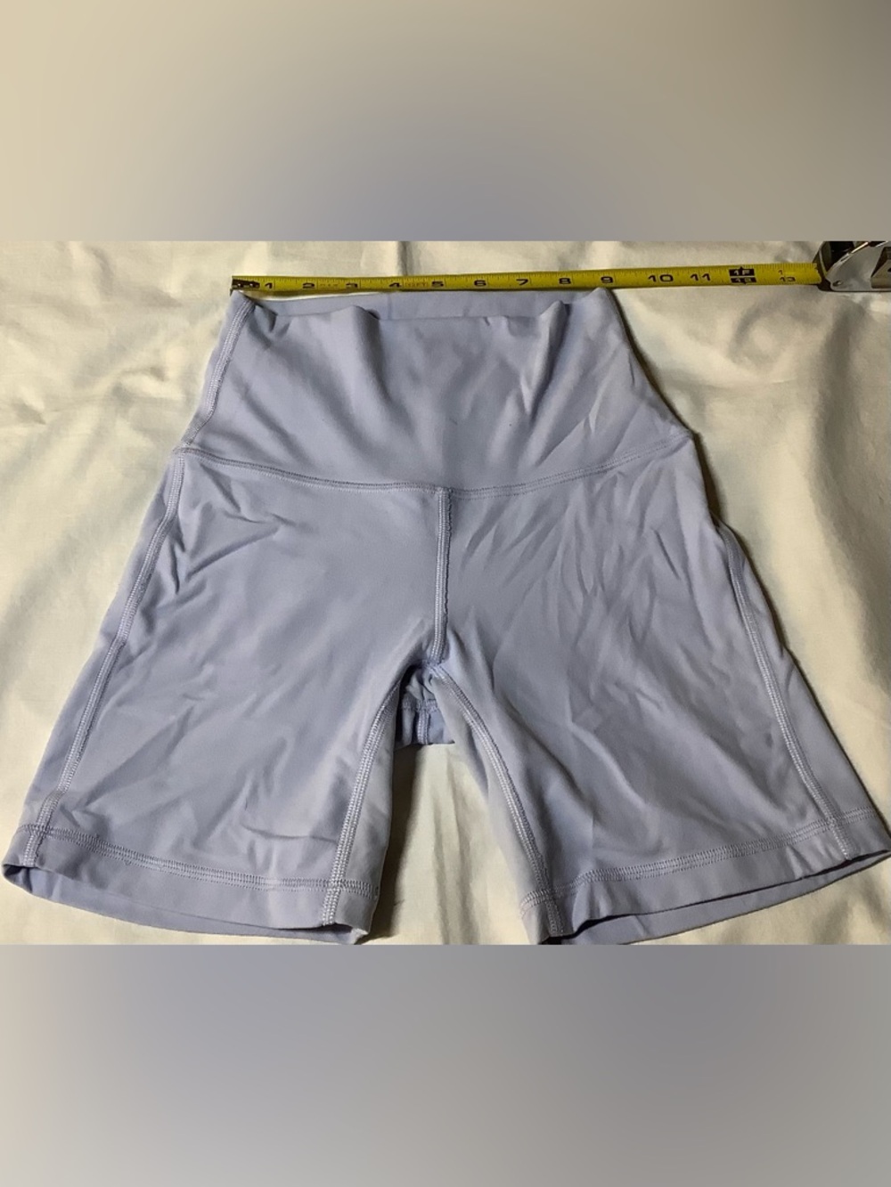 LULULEMON BIKE SHORTS SIZE 2 BLUE